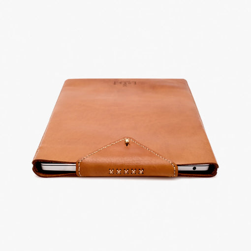 loyal workshop laptop sleeve cognac